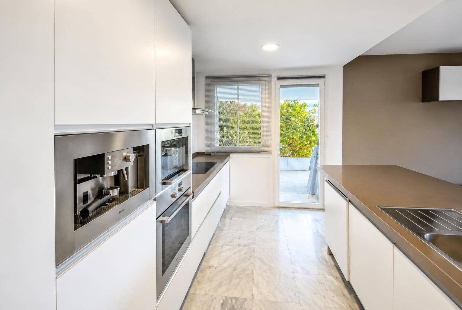 2 Zimmer Wohnung zu vermieten in Benalmadena mit Pool Garage - 1.500 € (Ref: 10028997)