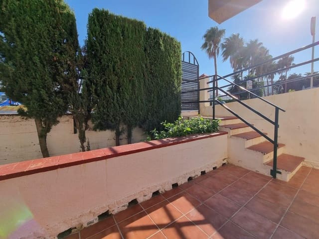Piso de 3 habitaciones en Benalmádena en alquiler - 1.500 € (Ref: 6452668)