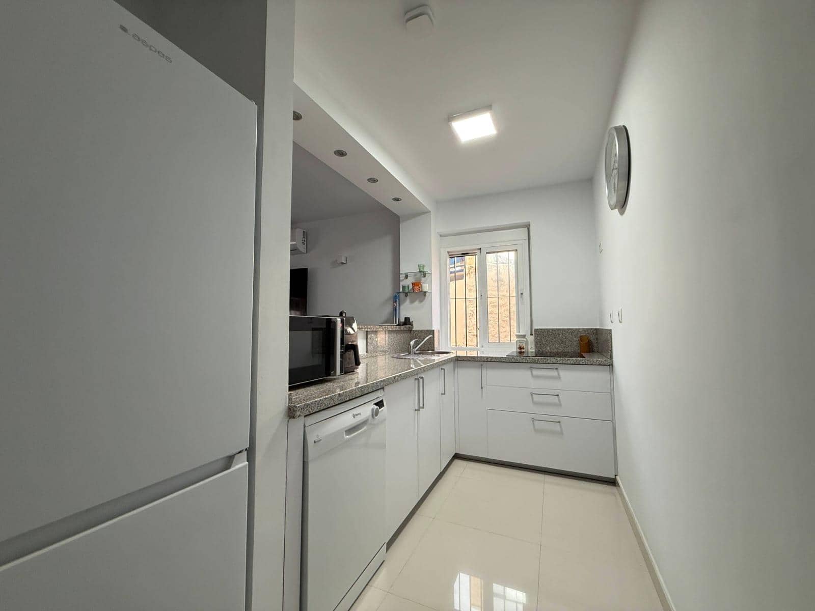 Piso de 3 habitaciones en Benalmádena en alquiler - 1.500 € (Ref: 6452668)