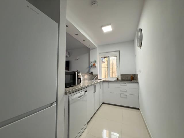 Piso de 3 habitaciones en Benalmádena en alquiler - 1.500 € (Ref: 6452668)