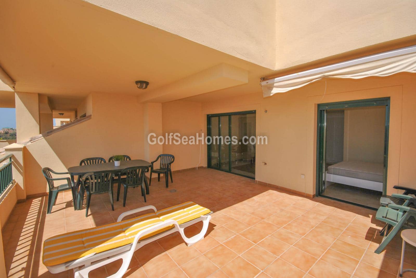 2 bedroom Flat for rent in Torrequebrada with pool garage - € 1,250 (Ref: 7844090)