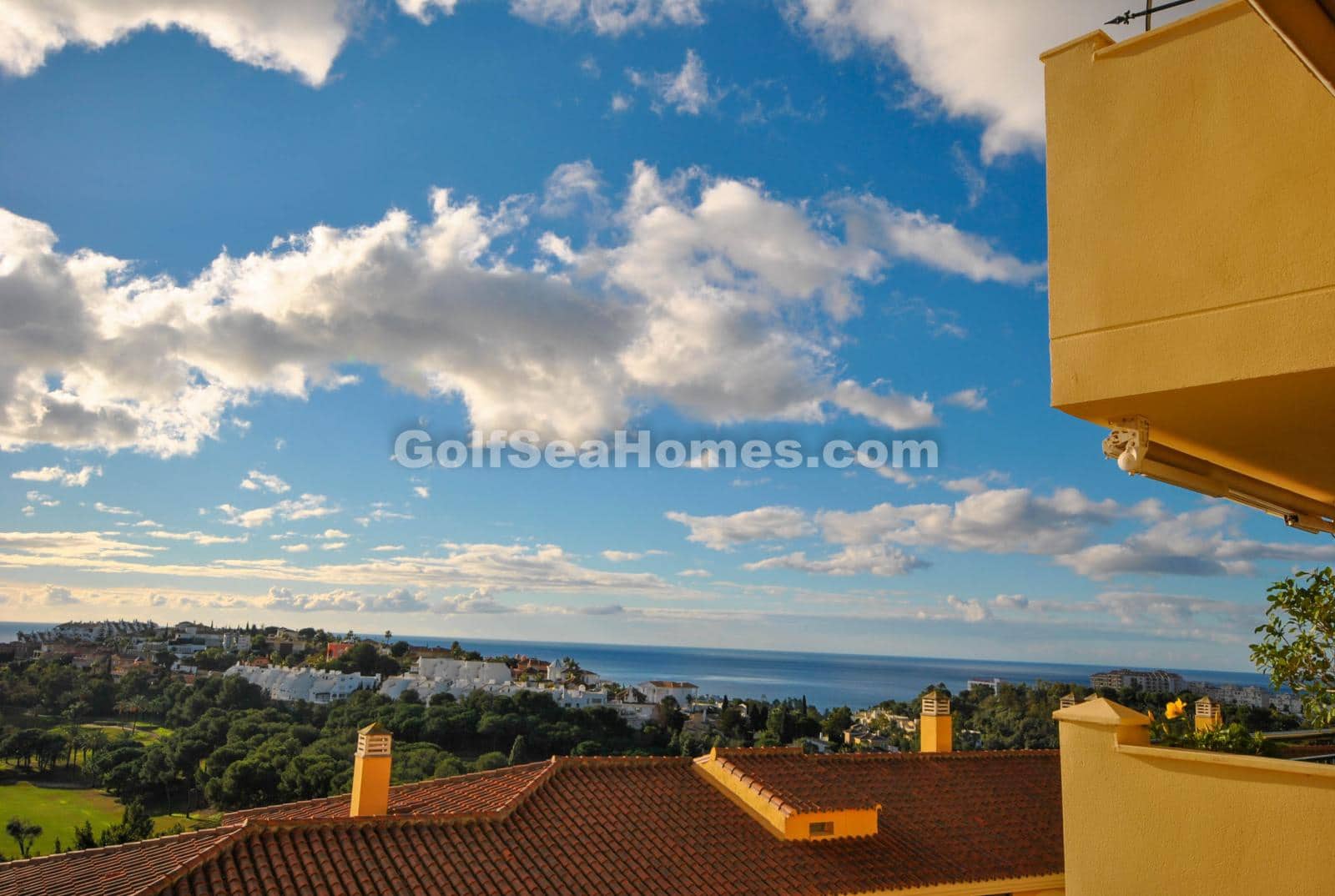 2 bedroom Flat for rent in Torrequebrada with pool garage - € 1,250 (Ref: 7844090)