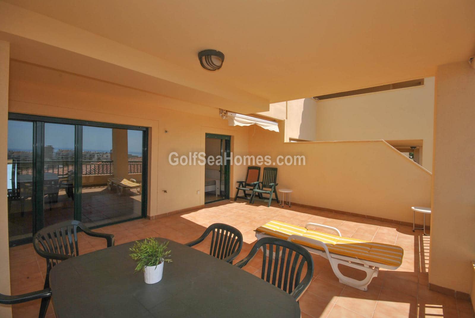 2 bedroom Flat for rent in Torrequebrada with pool garage - € 1,250 (Ref: 7844090)