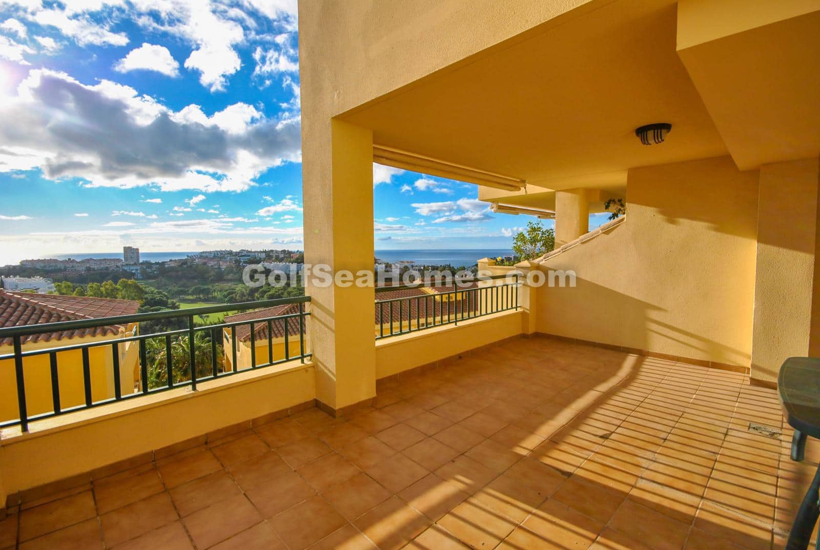 2 bedroom Flat for rent in Torrequebrada with pool garage - € 1,250 (Ref: 7844090)