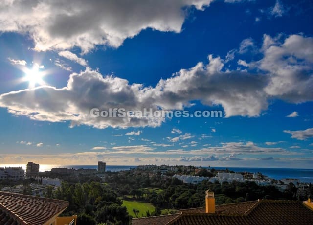 2 soverom Leilighet til leie i Torrequebrada, Benalmádena med svømmebasseng garasje - € 1 250 (Ref: 7844090)