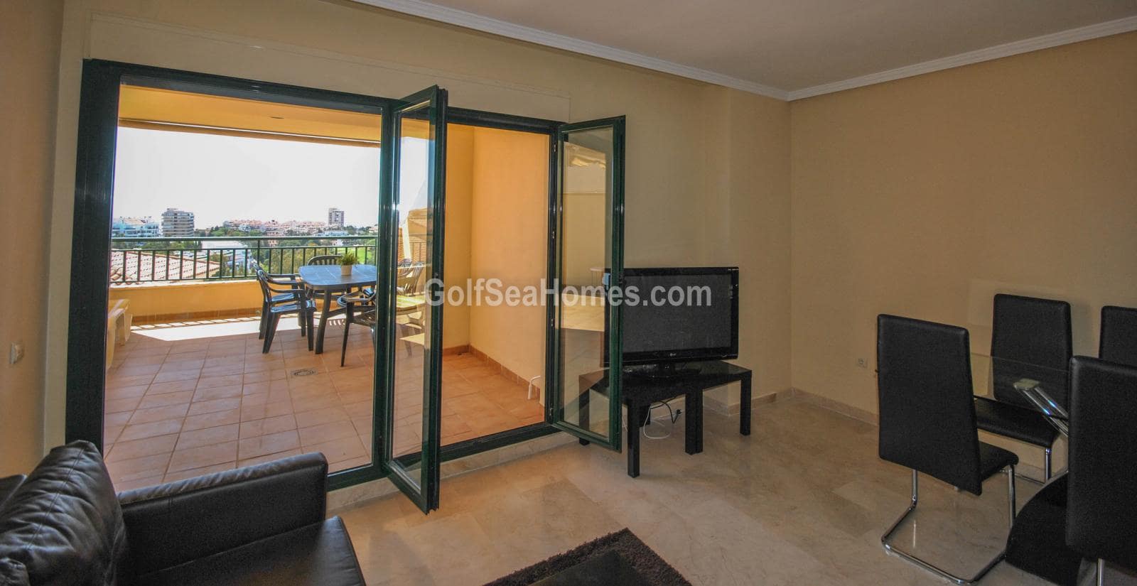 2 bedroom Flat for rent in Torrequebrada with pool garage - € 1,250 (Ref: 7844090)