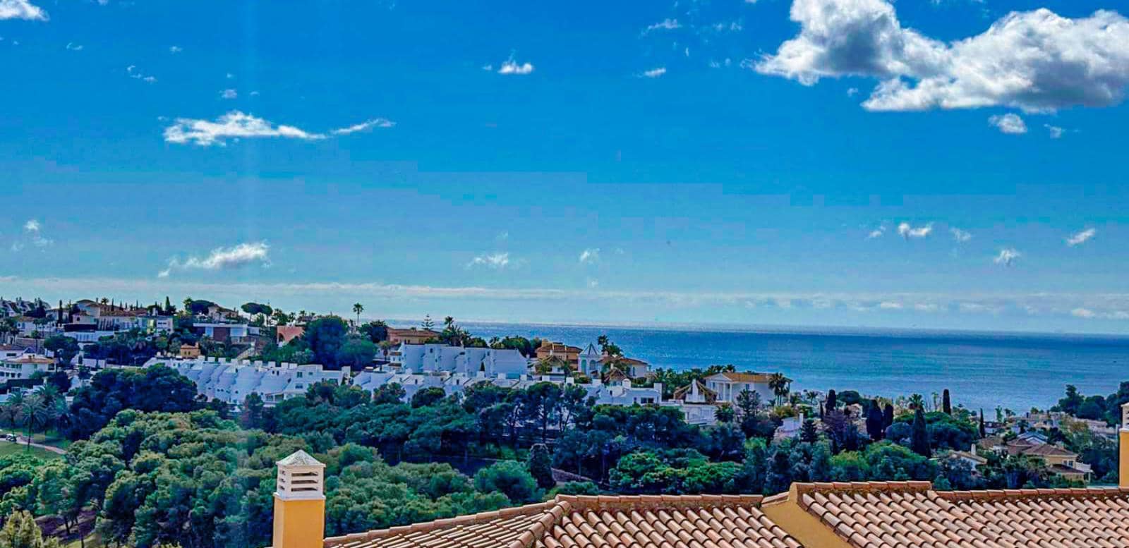 2 bedroom Flat for rent in Torrequebrada with pool garage - € 1,250 (Ref: 7844090)