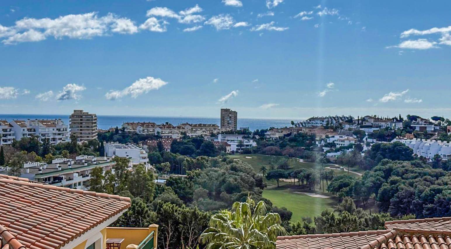 2 bedroom Flat for rent in Torrequebrada with pool garage - € 1,250 (Ref: 7844090)