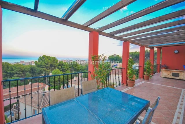 Chalet de 4 habitaciones en Torremolinos en venta con piscina garaje - 850.000 € (Ref: 8132898)