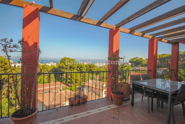 Chalet de 4 habitaciones en Torremolinos en venta con piscina garaje - 850.000 € (Ref: 8132898)