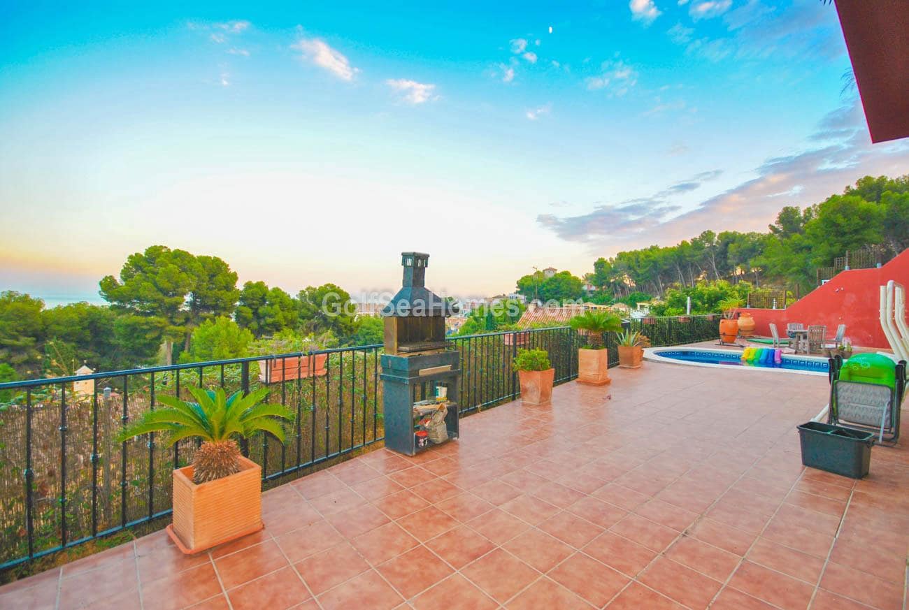 Chalet de 4 habitaciones en Torremolinos en venta con piscina garaje - 850.000 € (Ref: 8132898)
