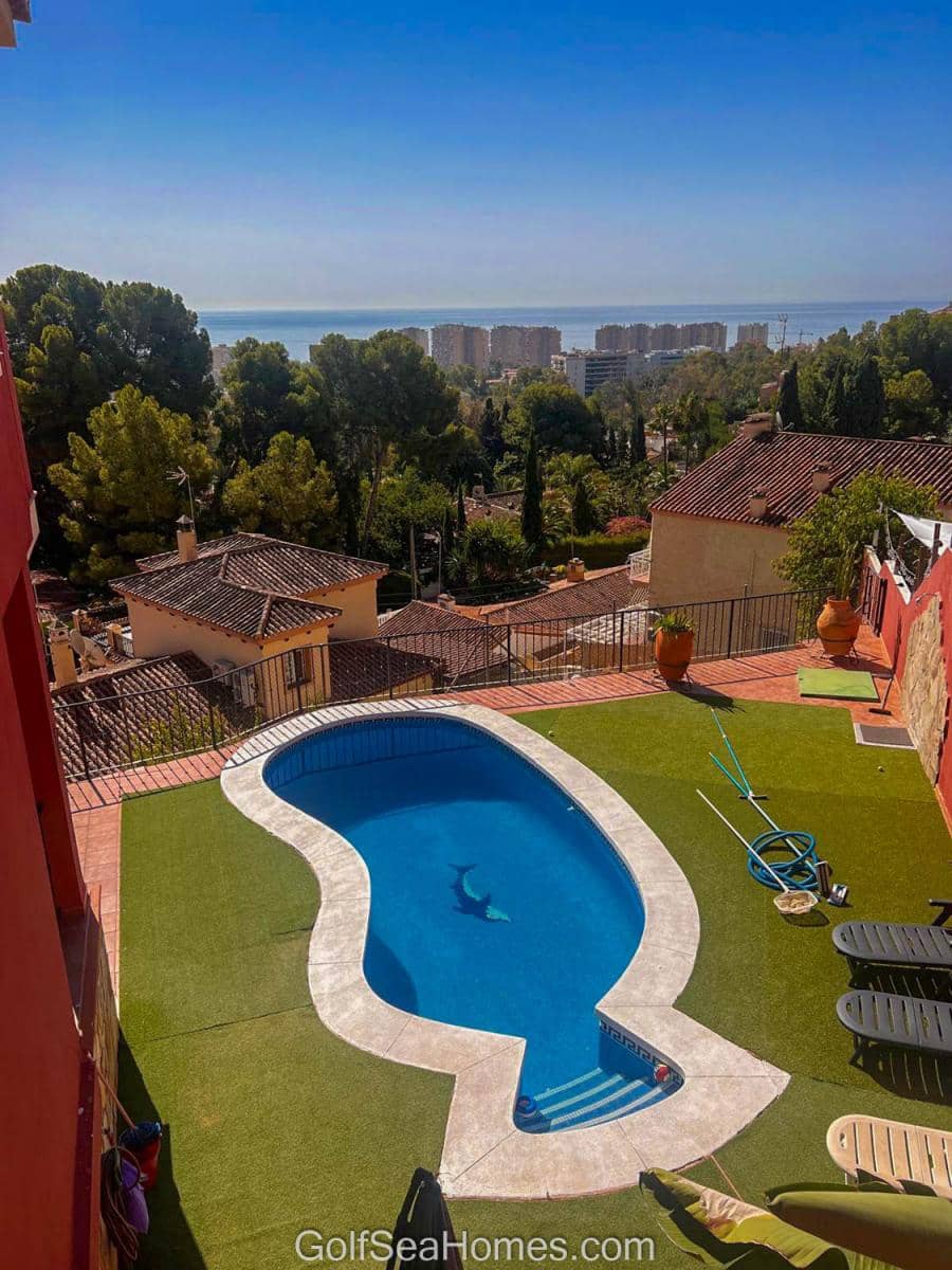 Chalet de 4 habitaciones en Torremolinos en venta con piscina garaje - 850.000 € (Ref: 8132898)