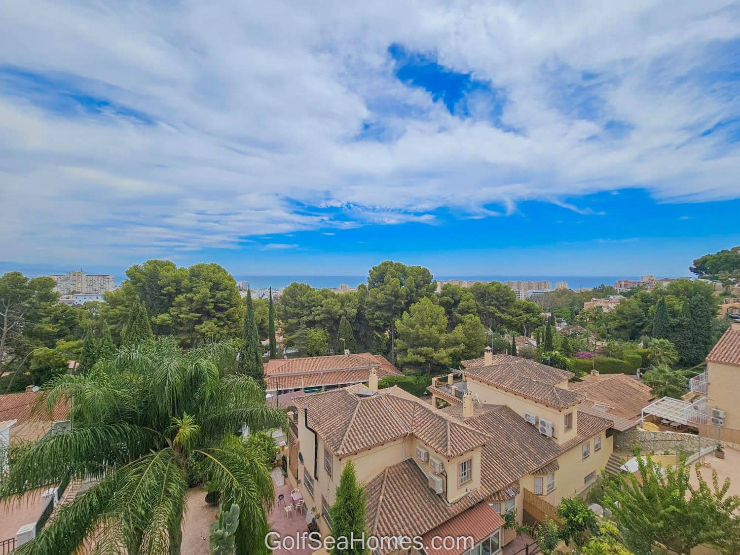 Chalet de 4 habitaciones en Torremolinos en venta con piscina garaje - 850.000 € (Ref: 8132898)