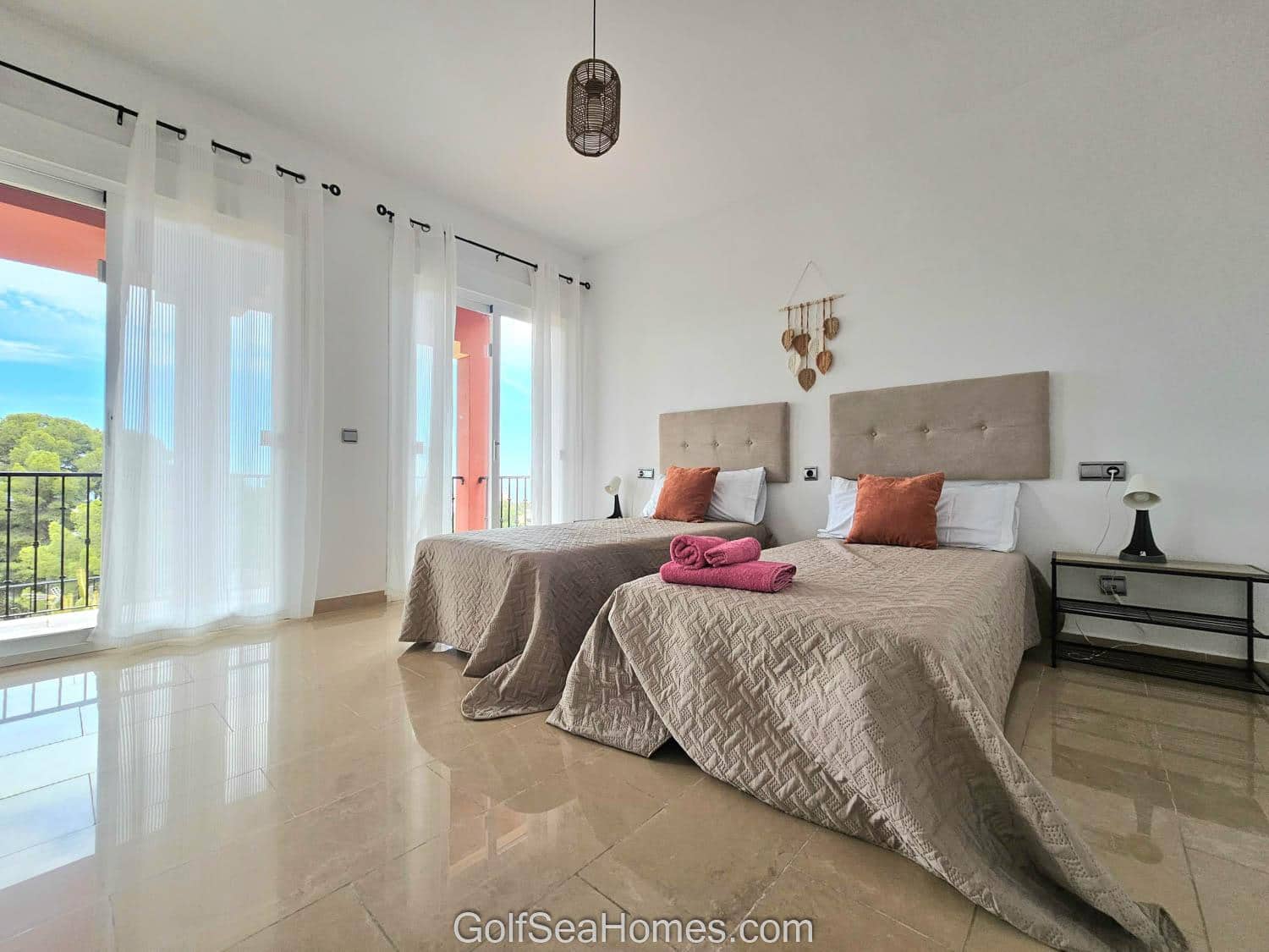 Chalet de 4 habitaciones en Torremolinos en venta con piscina garaje - 850.000 € (Ref: 8132898)