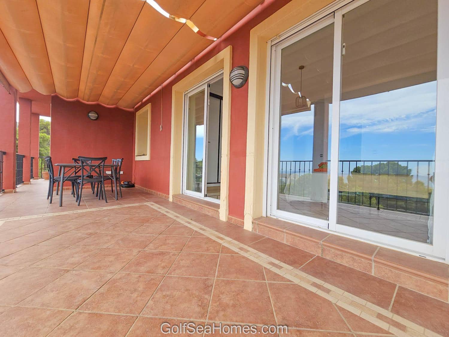 Chalet de 4 habitaciones en Torremolinos en venta con piscina garaje - 850.000 € (Ref: 8132898)
