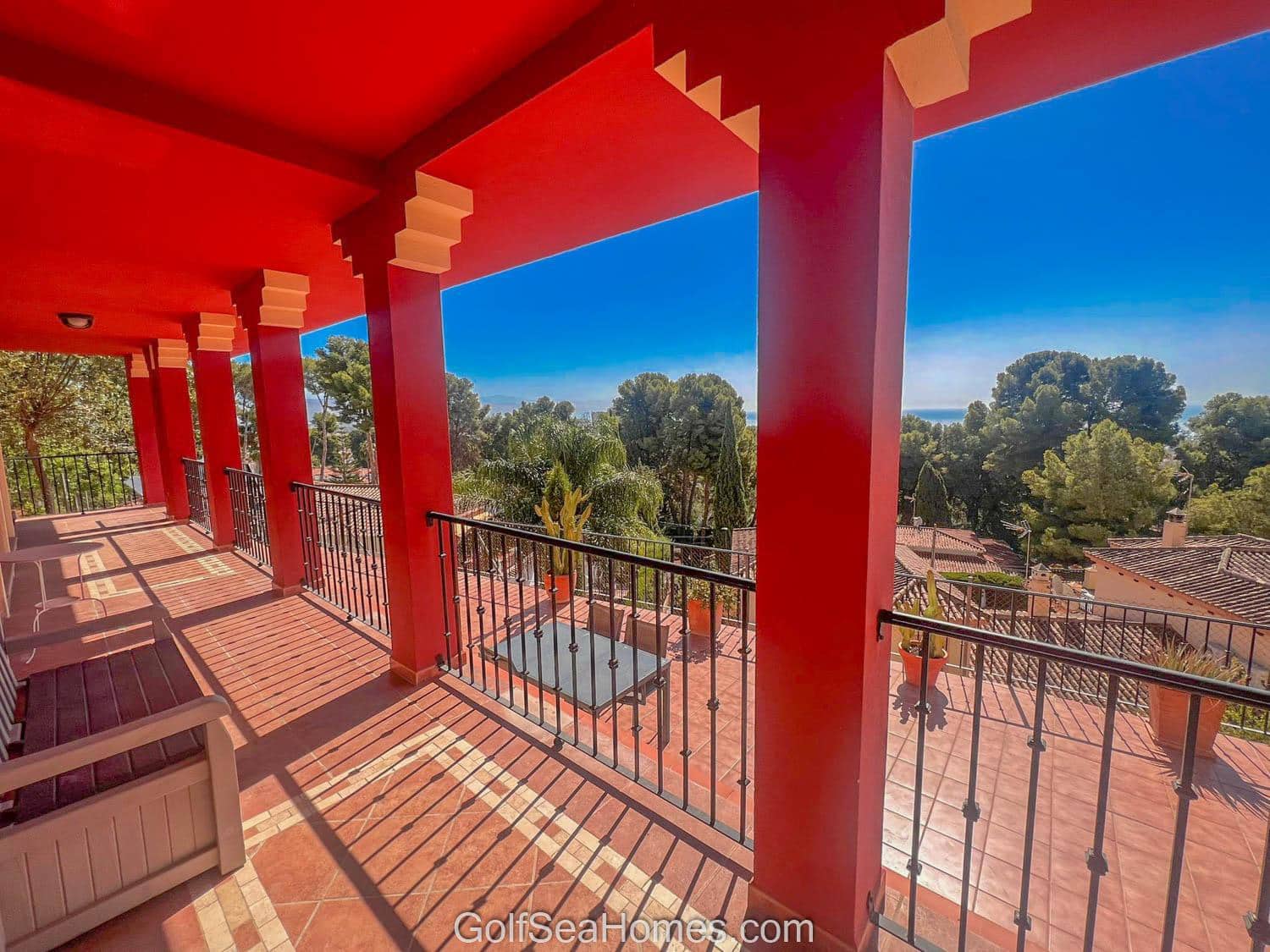 Chalet de 4 habitaciones en Torremolinos en venta con piscina garaje - 850.000 € (Ref: 8132898)