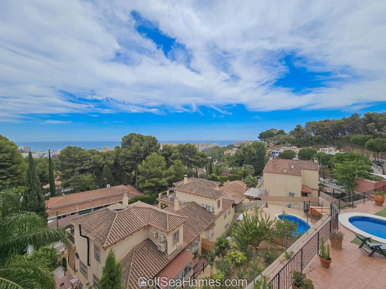 Chalet de 4 habitaciones en Torremolinos en venta con piscina garaje - 850.000 € (Ref: 8132898)