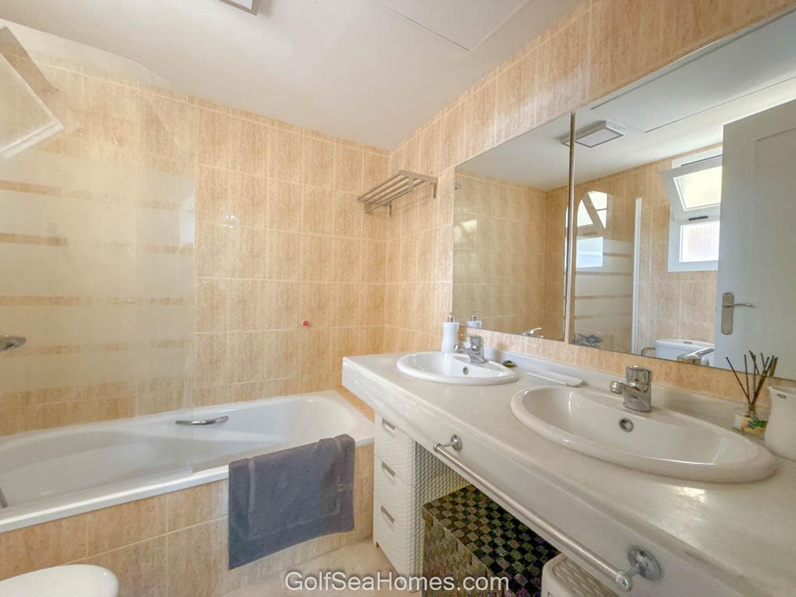 1 bedroom Flat for rent in Mijas with pool garage - € 950 (Ref: 9058294)