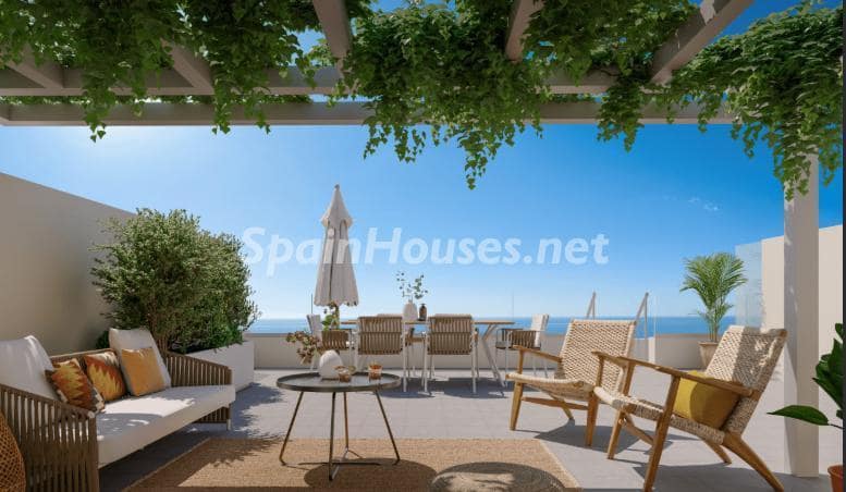 2 bedroom Flat for sale in Benalmadena with pool garage - € 296,300 (Ref: 9066984)