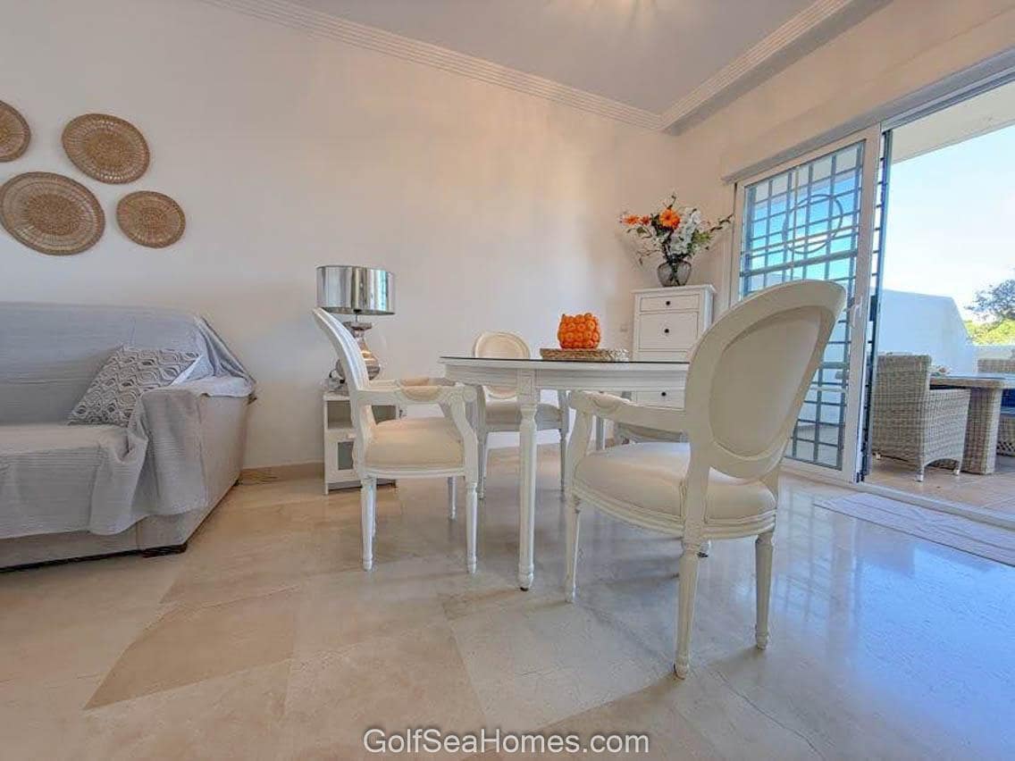 2 makuuhuone Asunto myytävänä paikassa Torrequebrada mukana uima-altaan 
autotalli - 379 000 € (Ref: 9283516)