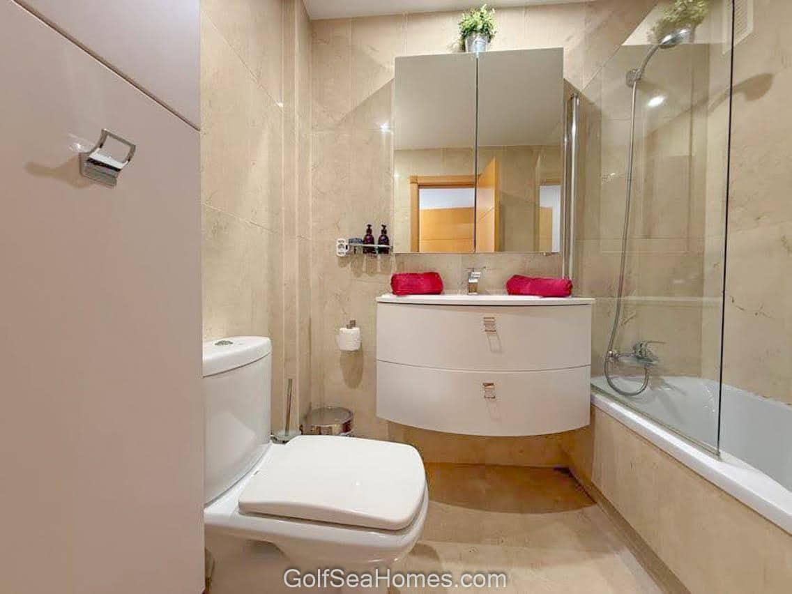 2 makuuhuone Asunto myytävänä paikassa Torrequebrada mukana uima-altaan 
autotalli - 379 000 € (Ref: 9283516)