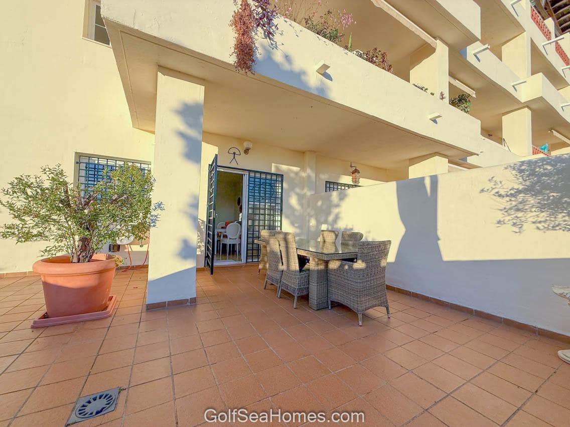 2 makuuhuone Asunto myytävänä paikassa Torrequebrada mukana uima-altaan 
autotalli - 379 000 € (Ref: 9283516)