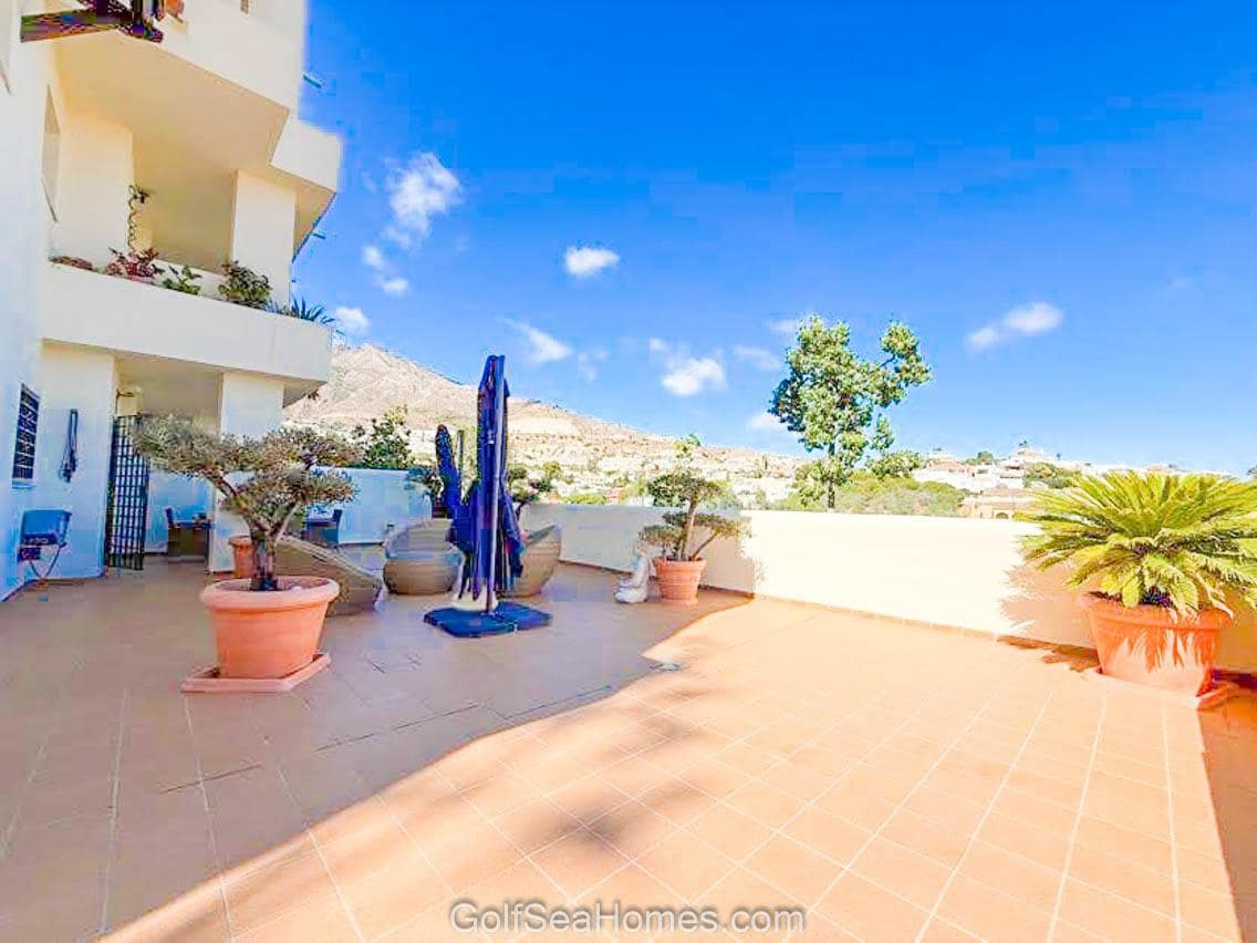 2 makuuhuone Asunto myytävänä paikassa Torrequebrada mukana uima-altaan 
autotalli - 379 000 € (Ref: 9283516)