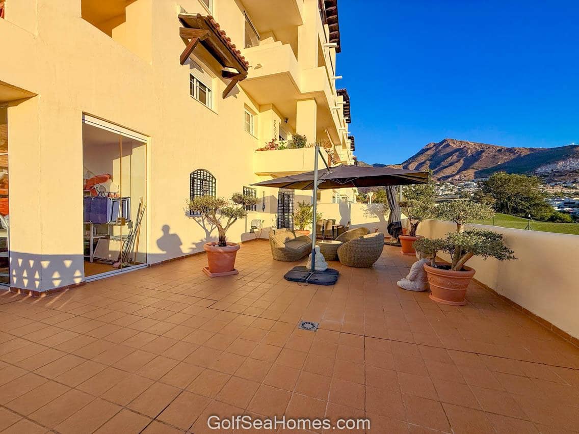 2 makuuhuone Asunto myytävänä paikassa Torrequebrada mukana uima-altaan 
autotalli - 379 000 € (Ref: 9283516)