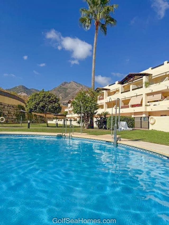 2 makuuhuone Asunto myytävänä paikassa Torrequebrada mukana uima-altaan 
autotalli - 379 000 € (Ref: 9283516)