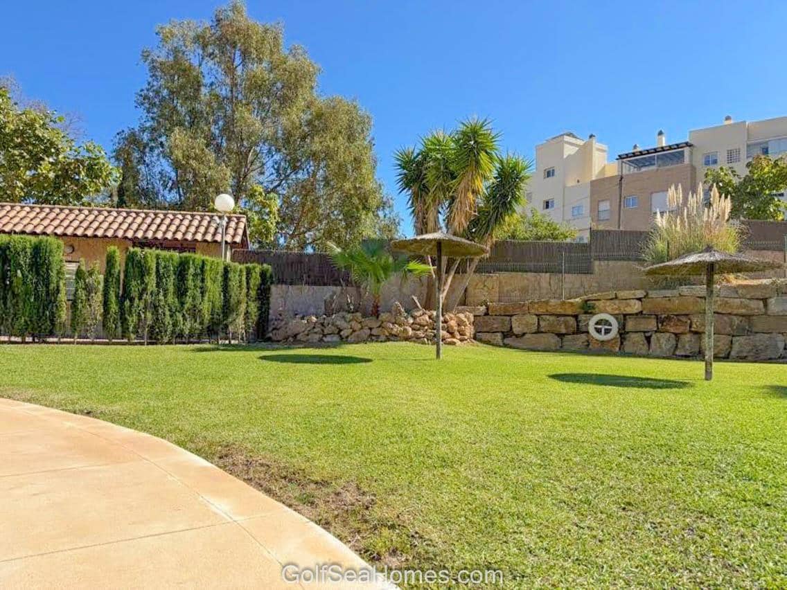 2 makuuhuone Asunto myytävänä paikassa Torrequebrada mukana uima-altaan 
autotalli - 379 000 € (Ref: 9283516)