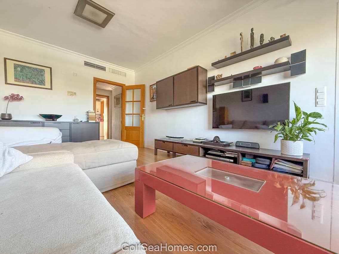 3 bedroom Flat for rent in Malaga city with pool garage - € 1,400 (Ref: 9374835)