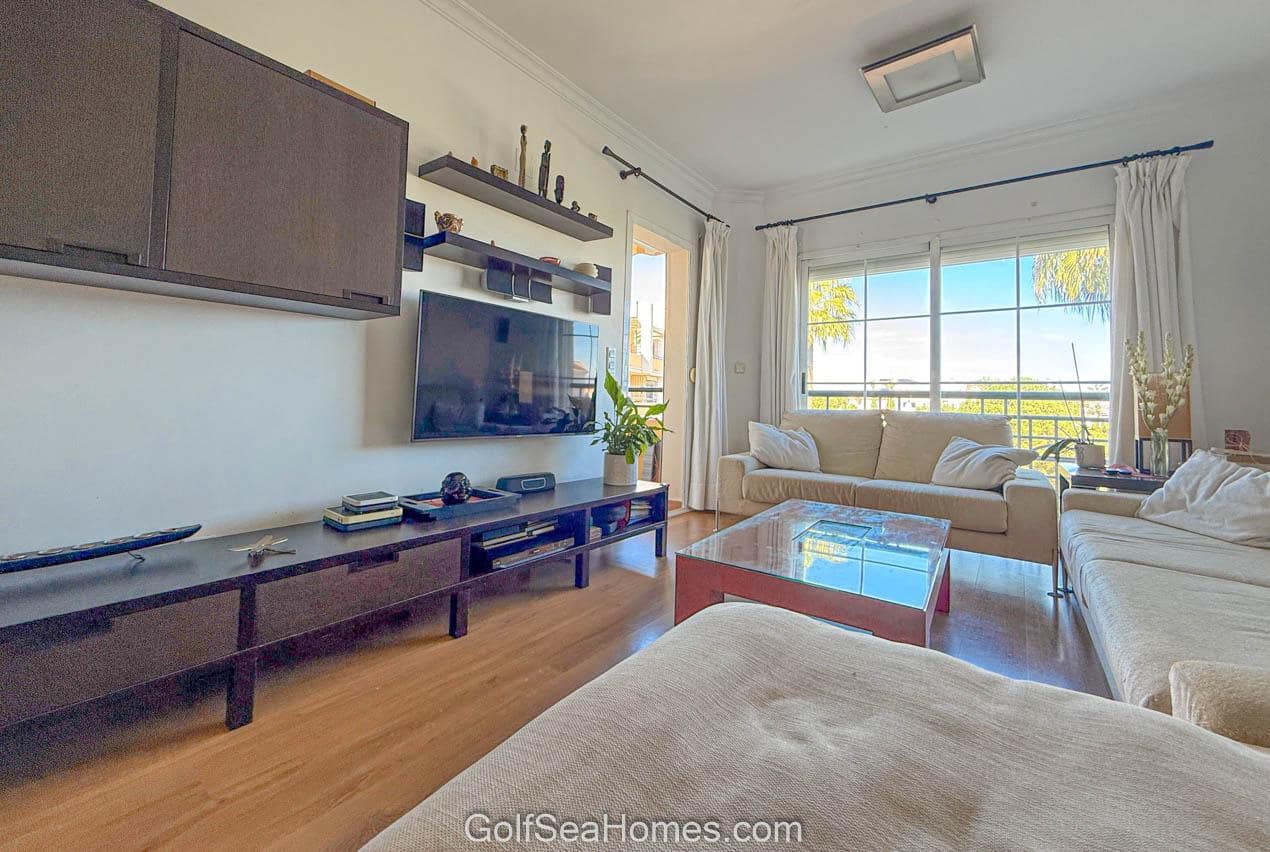 3 bedroom Flat for rent in Malaga city with pool garage - € 1,400 (Ref: 9374835)