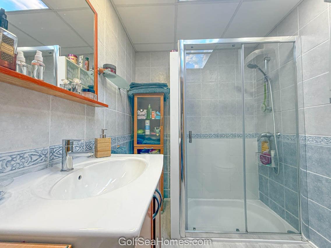 3 bedroom Flat for rent in Malaga city with pool garage - € 1,400 (Ref: 9374835)