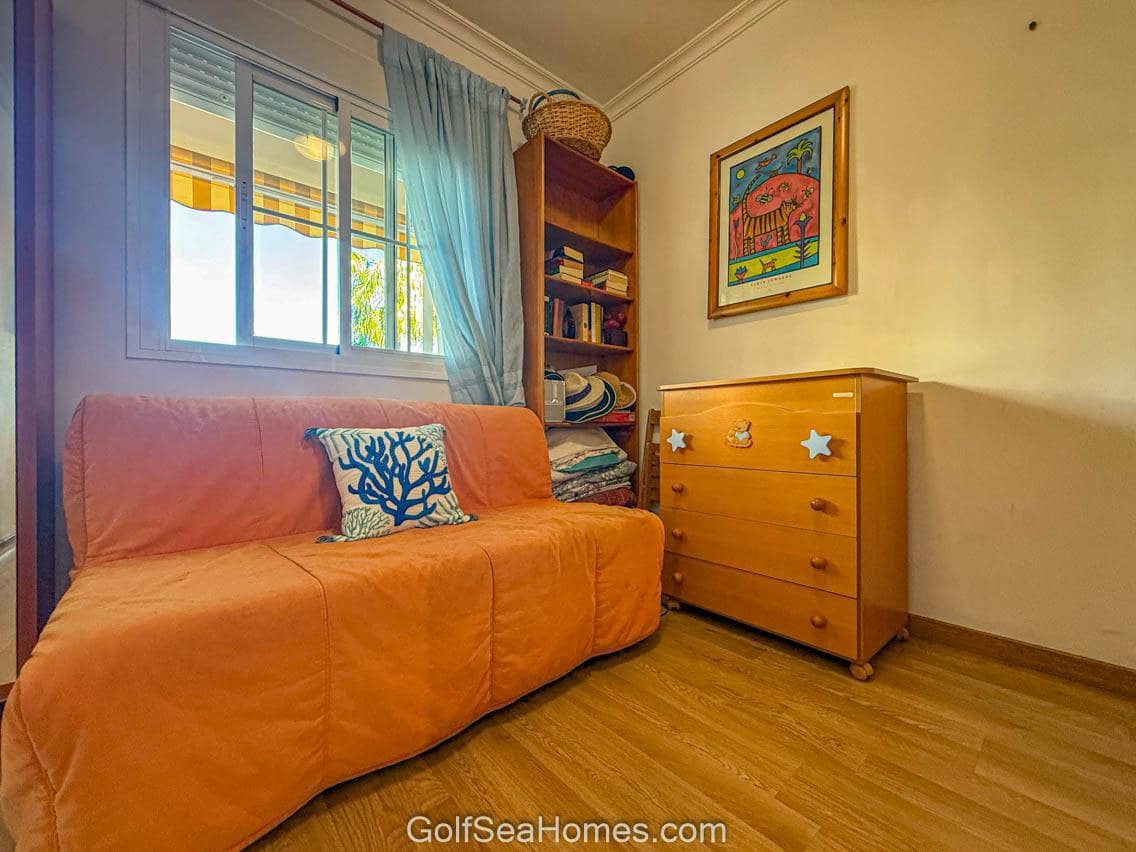 3 bedroom Flat for rent in Malaga city with pool garage - € 1,400 (Ref: 9374835)
