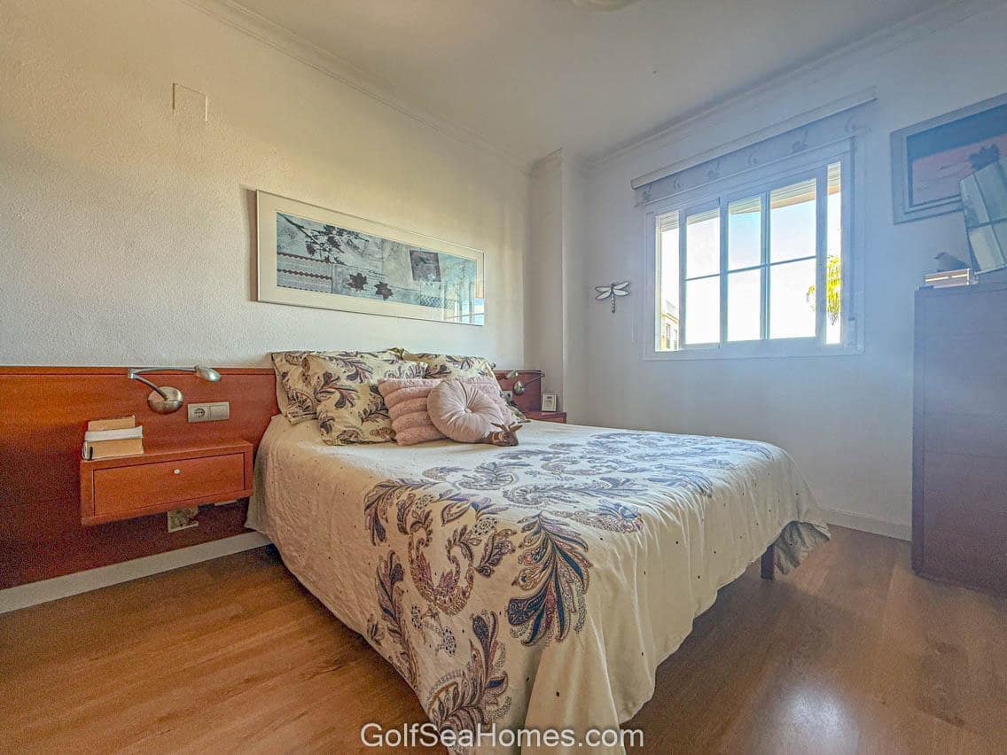 3 bedroom Flat for rent in Malaga city with pool garage - € 1,400 (Ref: 9374835)