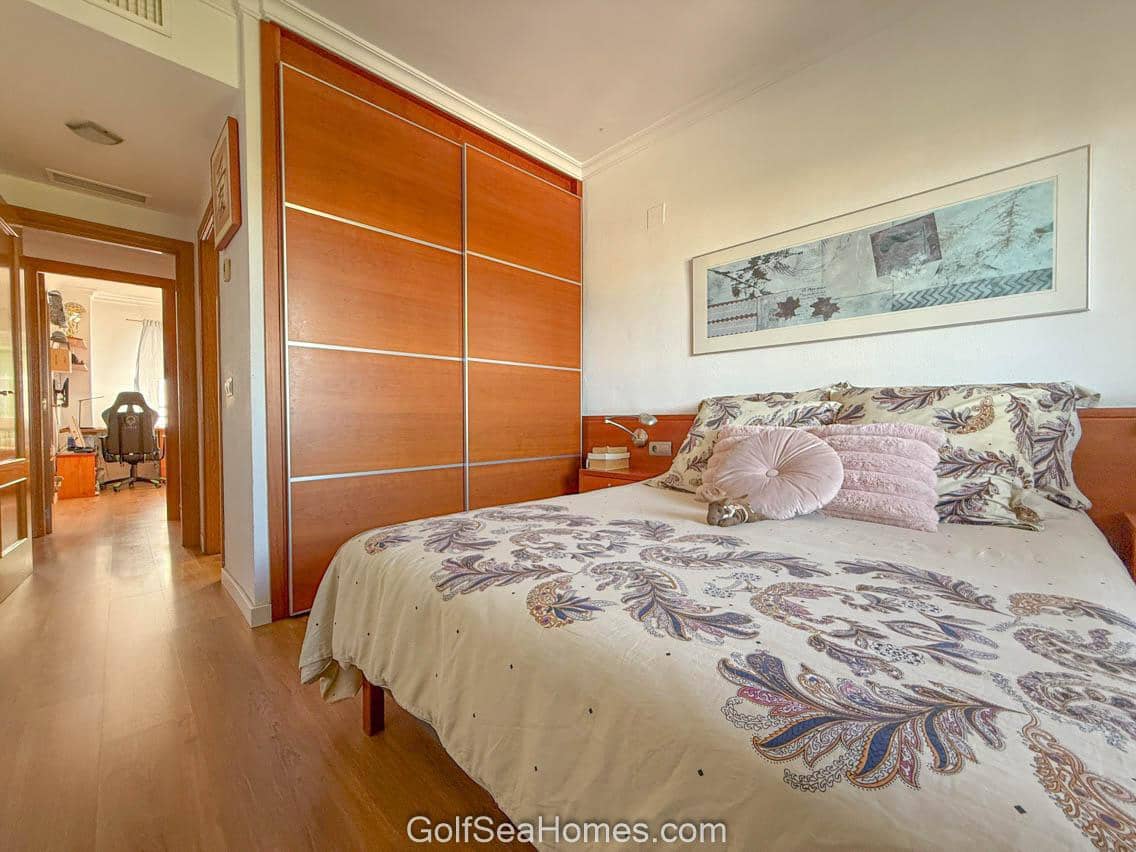 3 bedroom Flat for rent in Malaga city with pool garage - € 1,400 (Ref: 9374835)