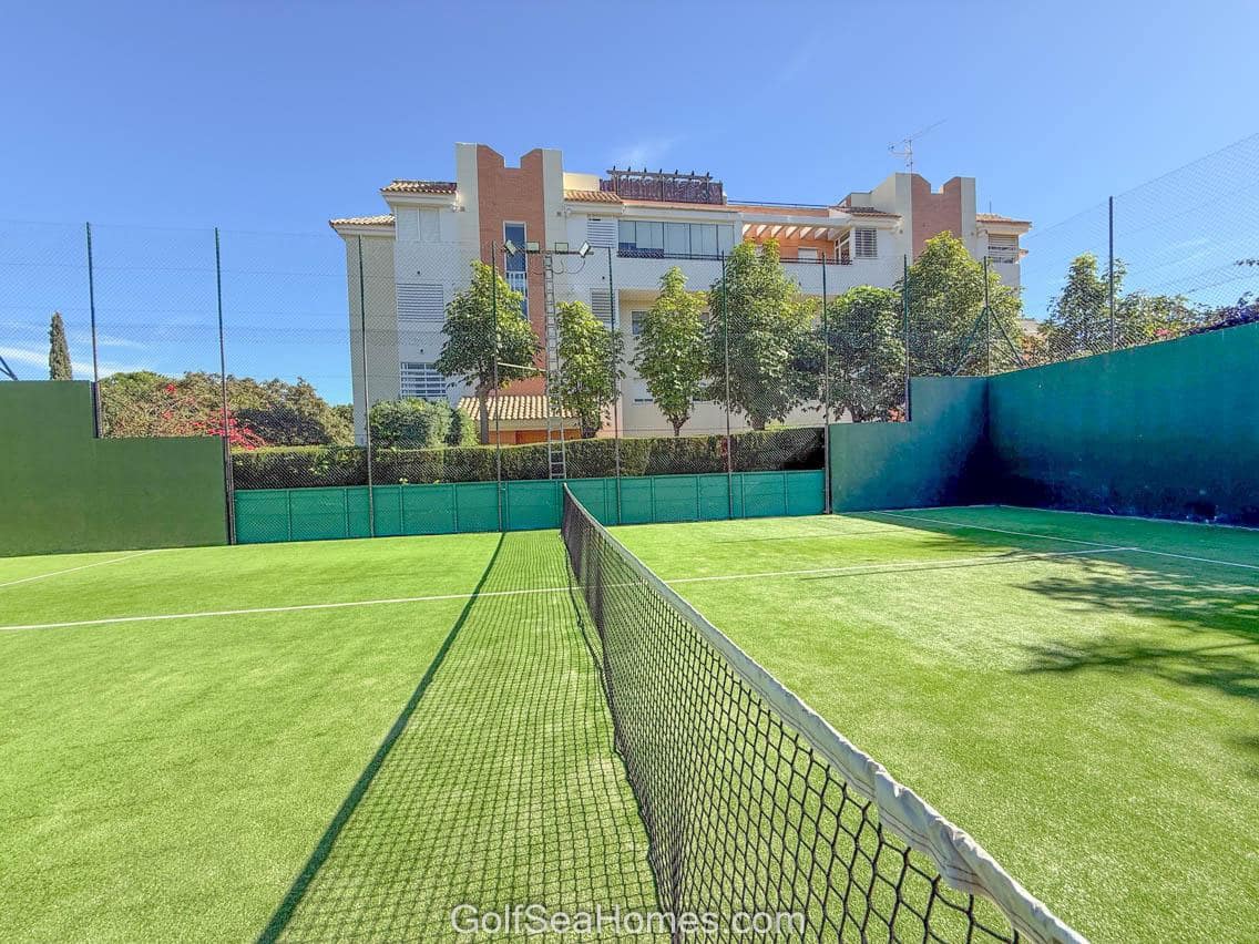 3 bedroom Flat for rent in Malaga city with pool garage - € 1,400 (Ref: 9374835)