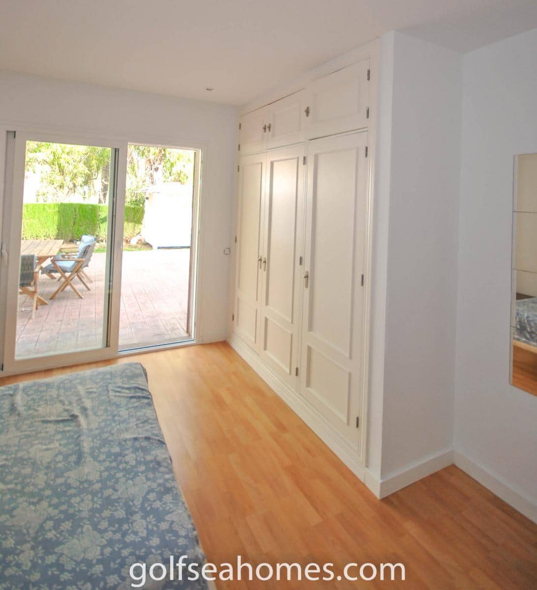 Chalet de 4 habitaciones en Benalmadena Costa en alquiler con piscina garaje - 3.500 € (Ref: 9478519)