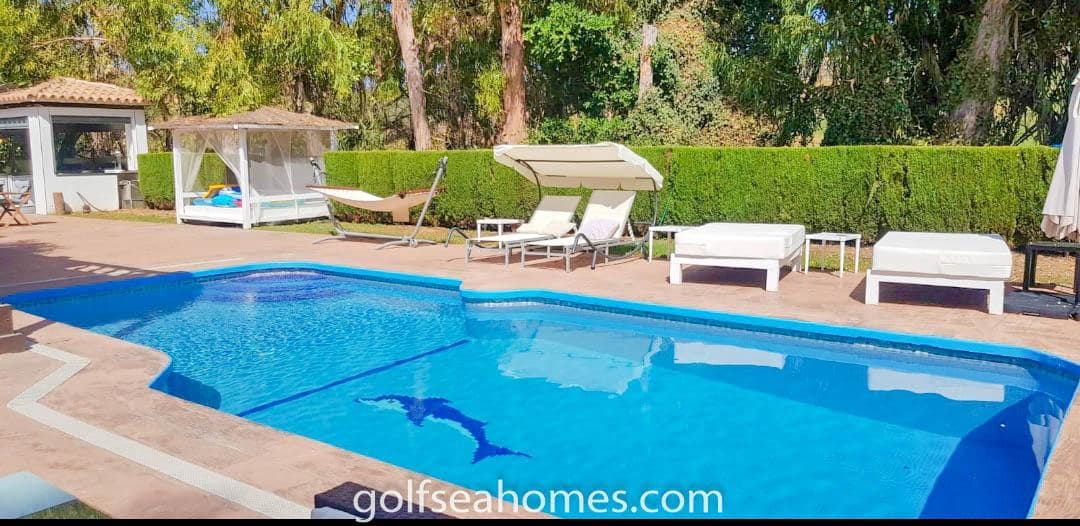 Chalet de 4 habitaciones en Benalmadena Costa en alquiler con piscina garaje - 3.500 € (Ref: 9478519)