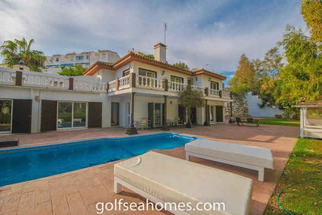 Chalet de 4 habitaciones en Benalmadena Costa, Benalmádena en alquiler con piscina garaje - 3.500 € (Ref: 9478519)