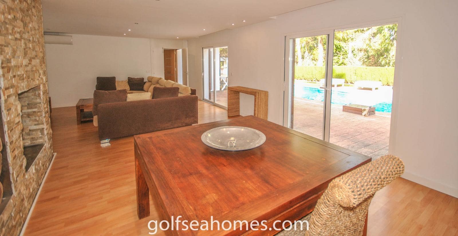 Chalet de 4 habitaciones en Benalmadena Costa en alquiler con piscina garaje - 3.500 € (Ref: 9478519)