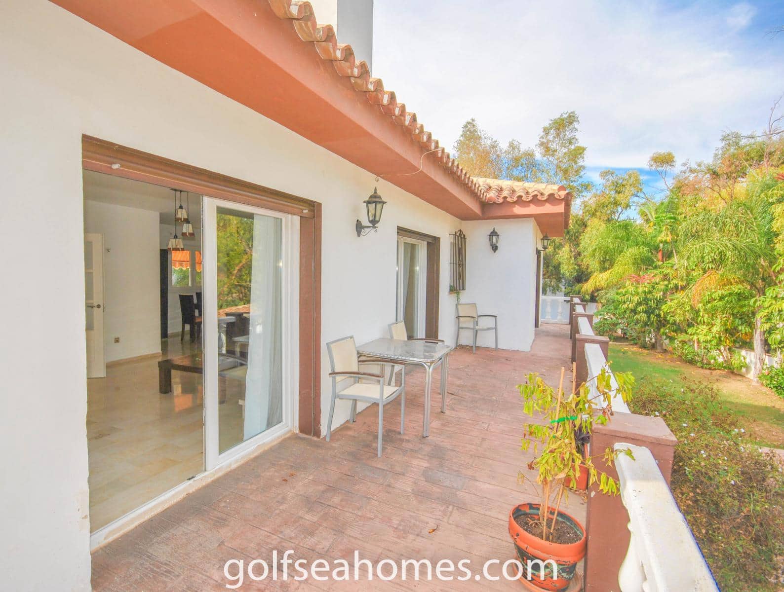 Chalet de 4 habitaciones en Benalmadena Costa en alquiler con piscina garaje - 3.500 € (Ref: 9478519)