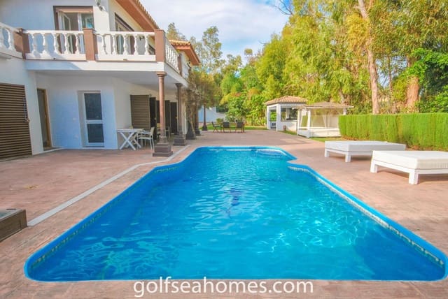 Chalet de 4 habitaciones en Benalmadena Costa, Benalmádena en alquiler con piscina garaje - 3.500 € (Ref: 9478519)