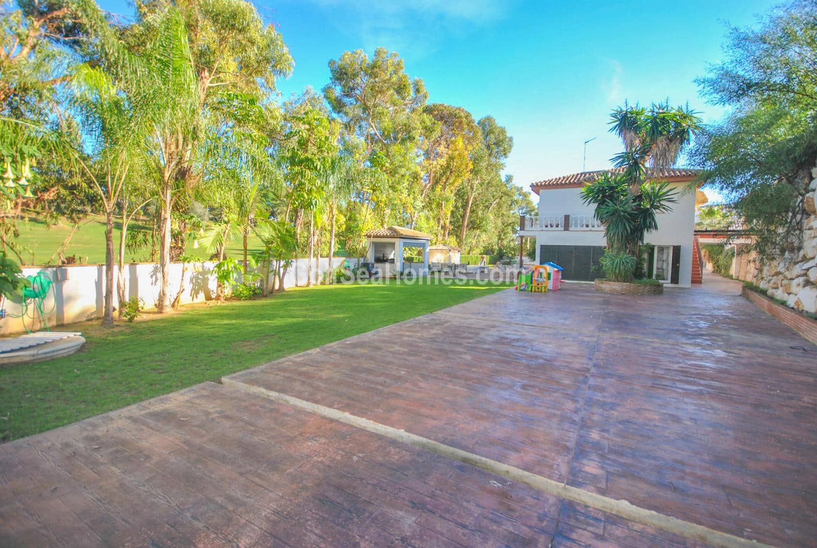 Chalet de 4 habitaciones en Benalmadena Costa en alquiler con piscina garaje - 3.500 € (Ref: 9478519)