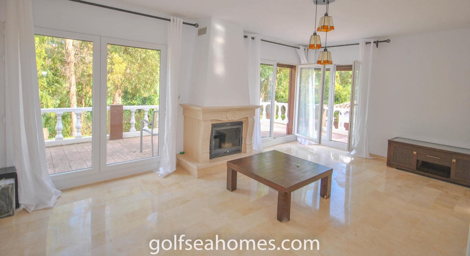 Chalet de 4 habitaciones en Benalmadena Costa en alquiler con piscina garaje - 3.500 € (Ref: 9478519)