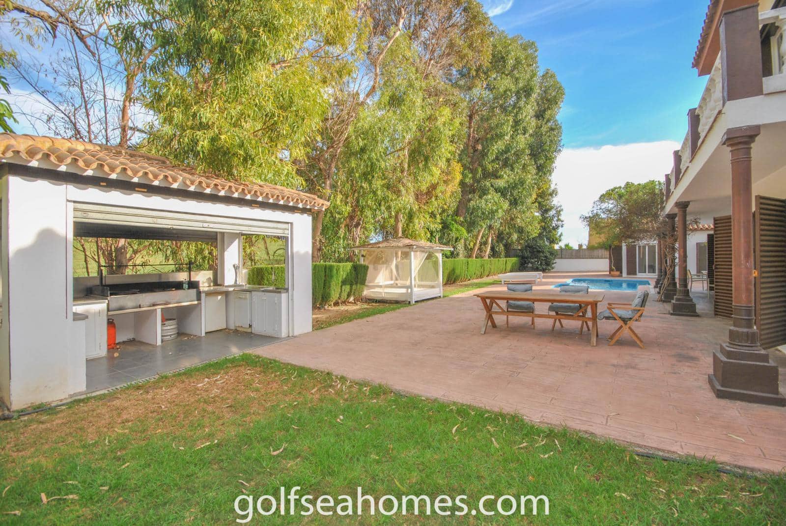 Chalet de 4 habitaciones en Benalmadena Costa en alquiler con piscina garaje - 3.500 € (Ref: 9478519)