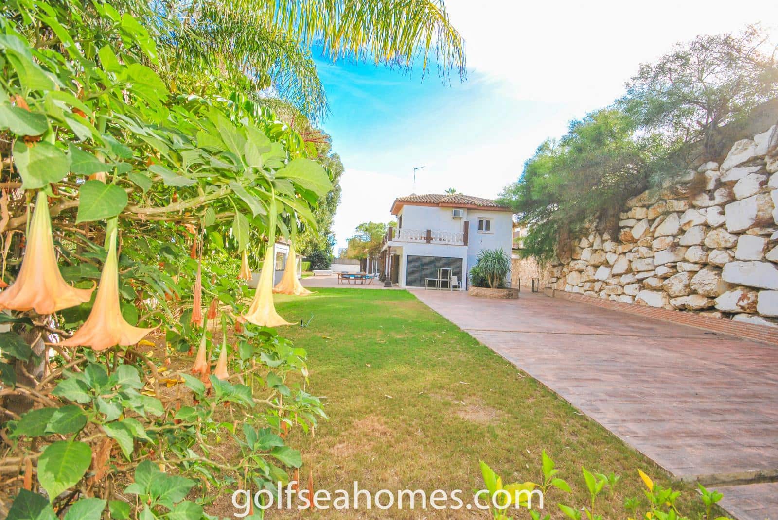 Chalet de 4 habitaciones en Benalmadena Costa en alquiler con piscina garaje - 3.500 € (Ref: 9478519)