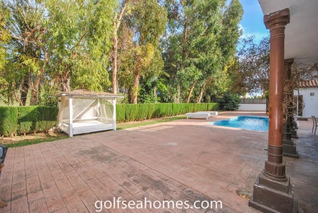 Chalet de 4 habitaciones en Benalmadena Costa, Benalmádena en alquiler con piscina garaje - 3.500 € (Ref: 9478519)