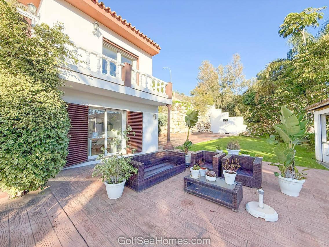 Chalet de 4 habitaciones en Benalmadena Costa en alquiler con piscina garaje - 3.500 € (Ref: 9478519)