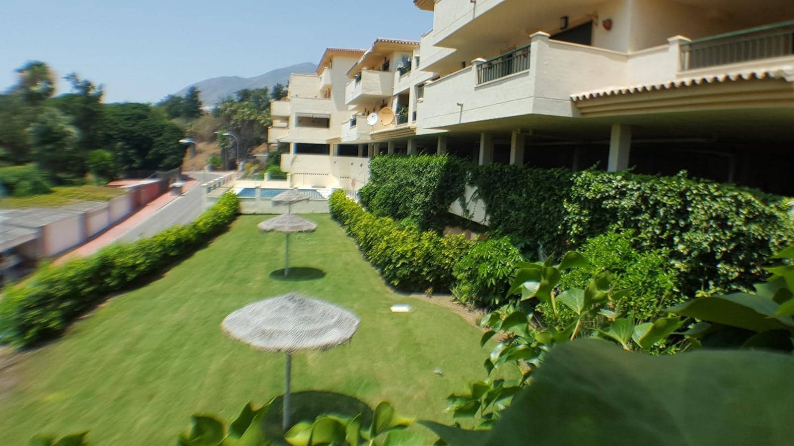 2 slaapkamer Flat te huur in Torrequebrada met zwembad garage - € 1.400 (Ref: 9506242)